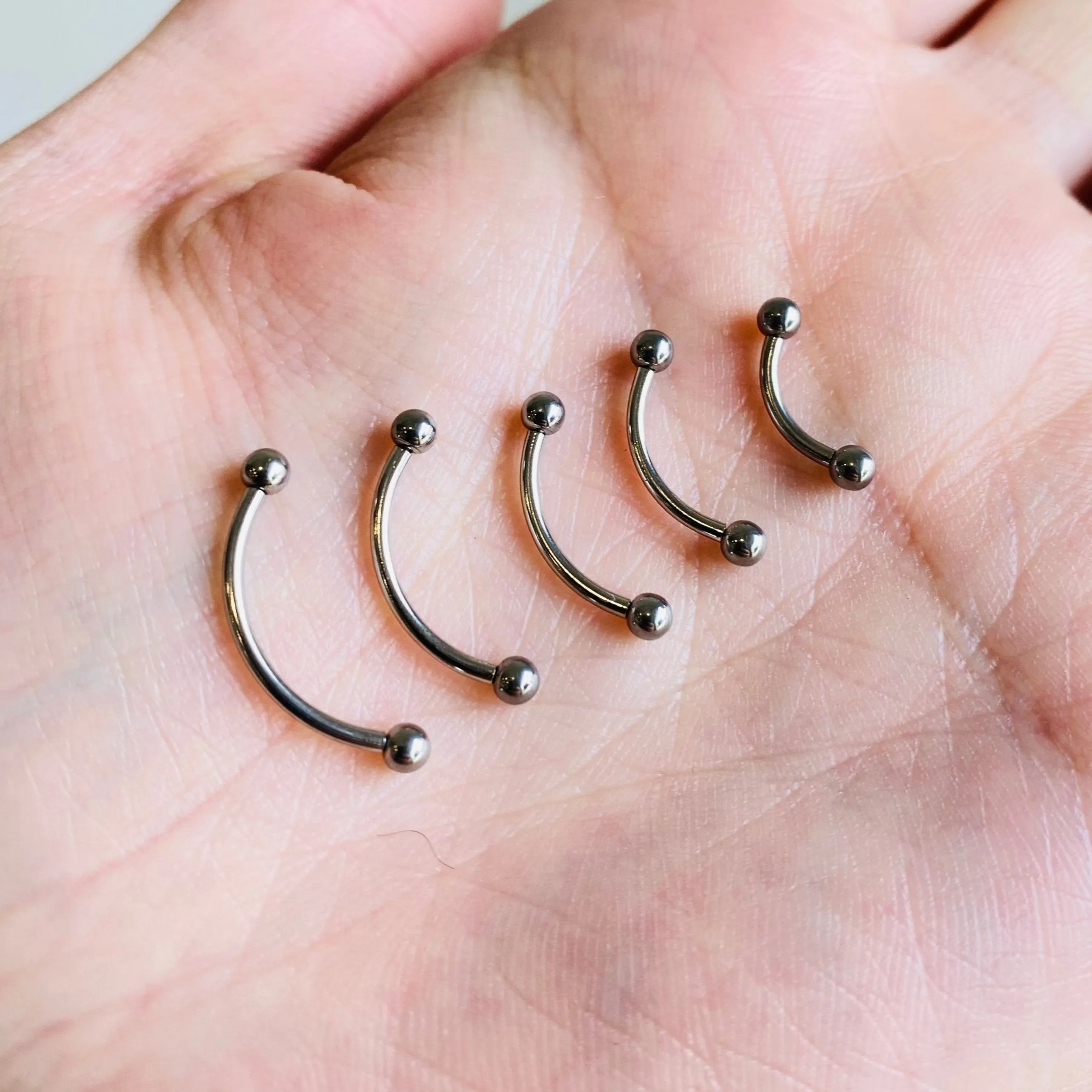 16G Internally Threaded Curved Barbell