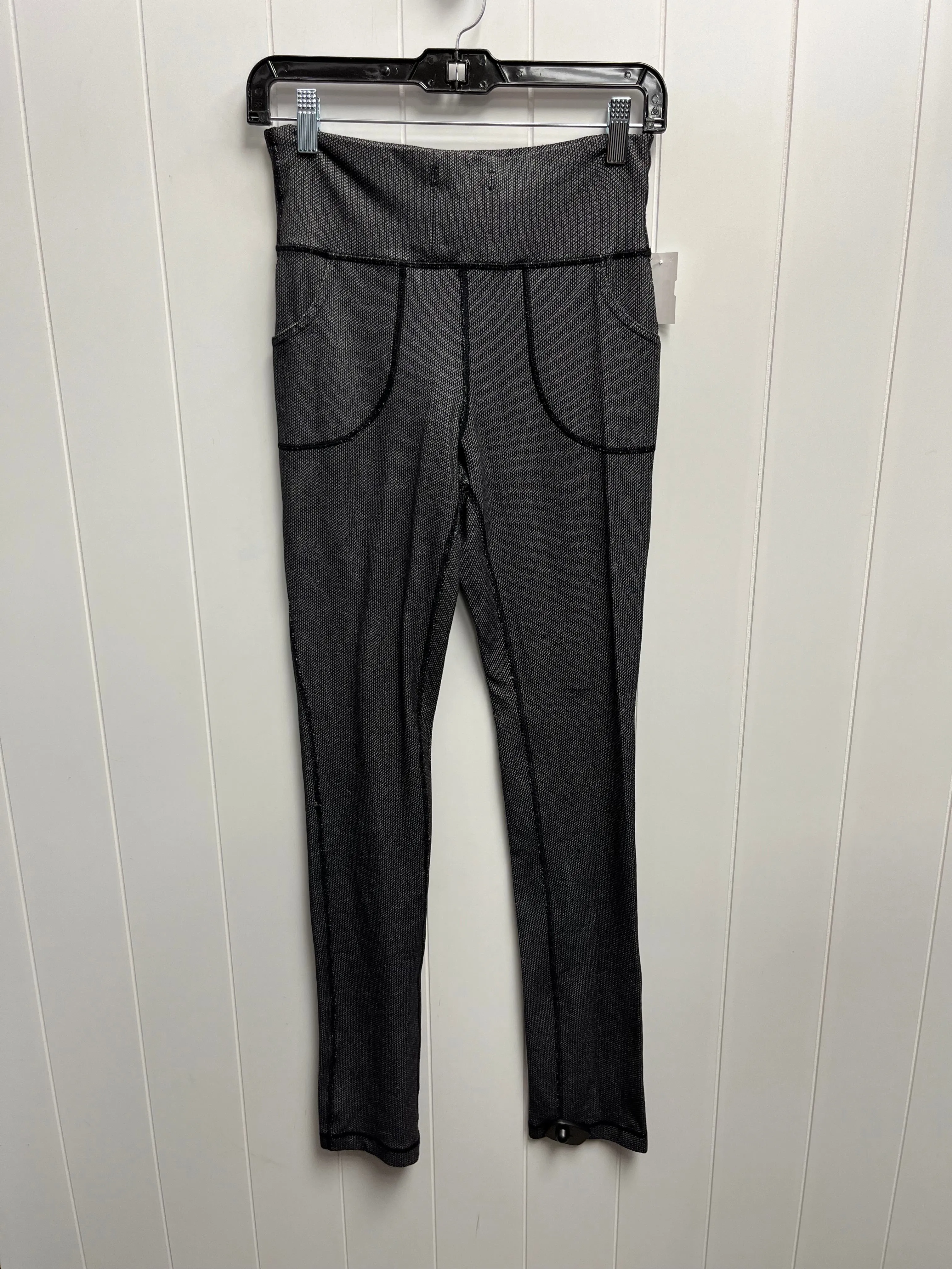 Athletic Leggings By Lululemon  Size: 6