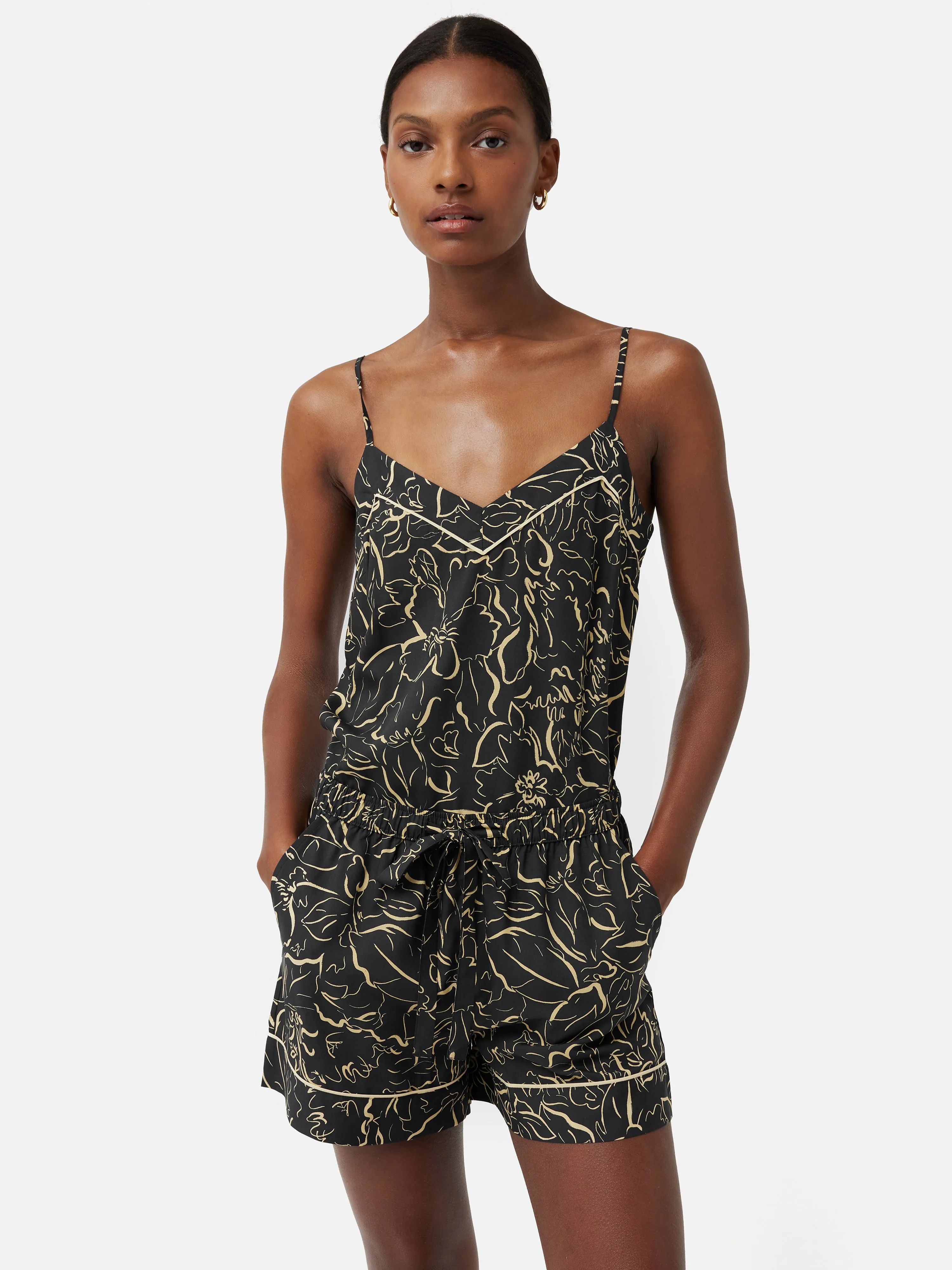 Floral Outline Cami & Shorts | Black