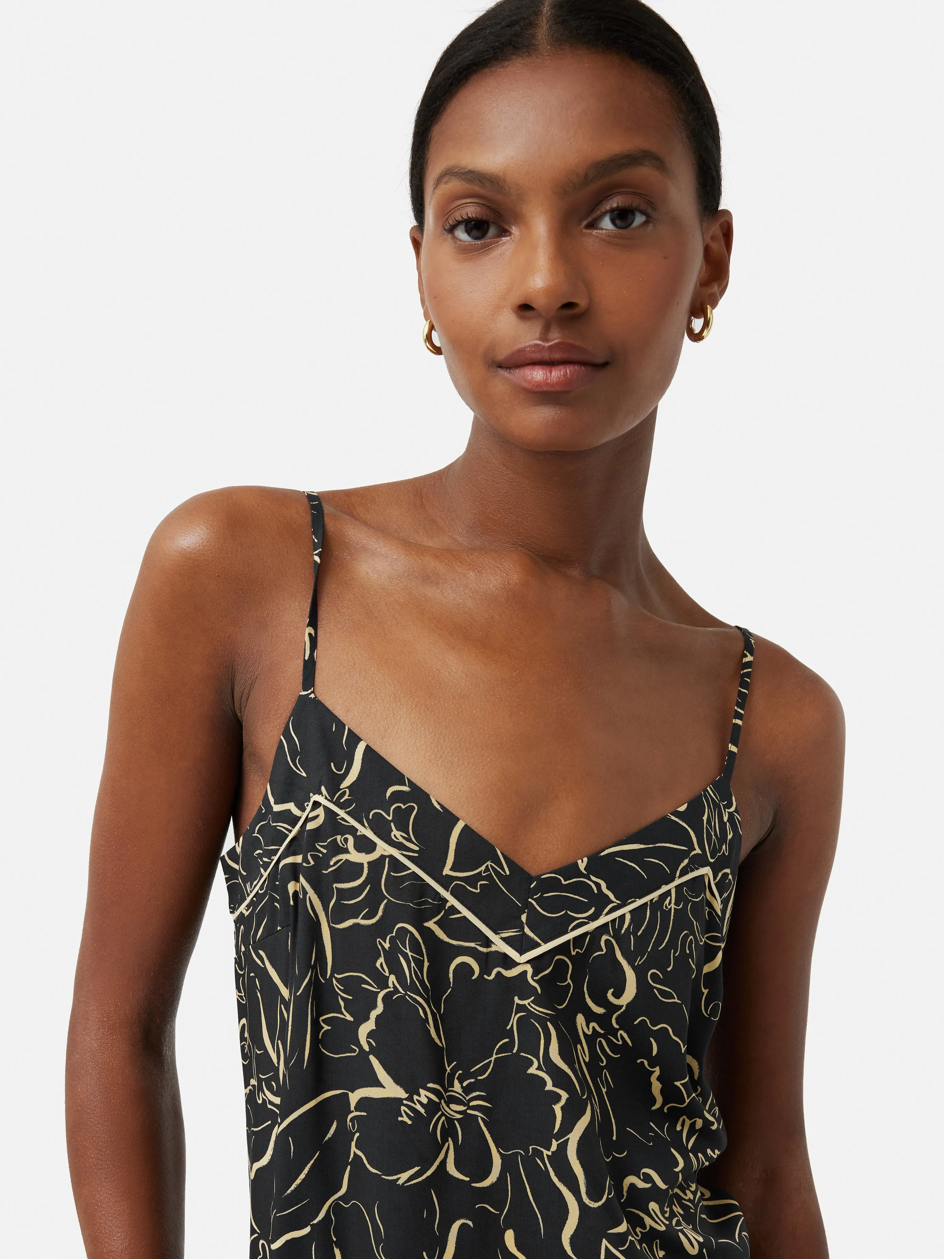 Floral Outline Cami & Shorts | Black
