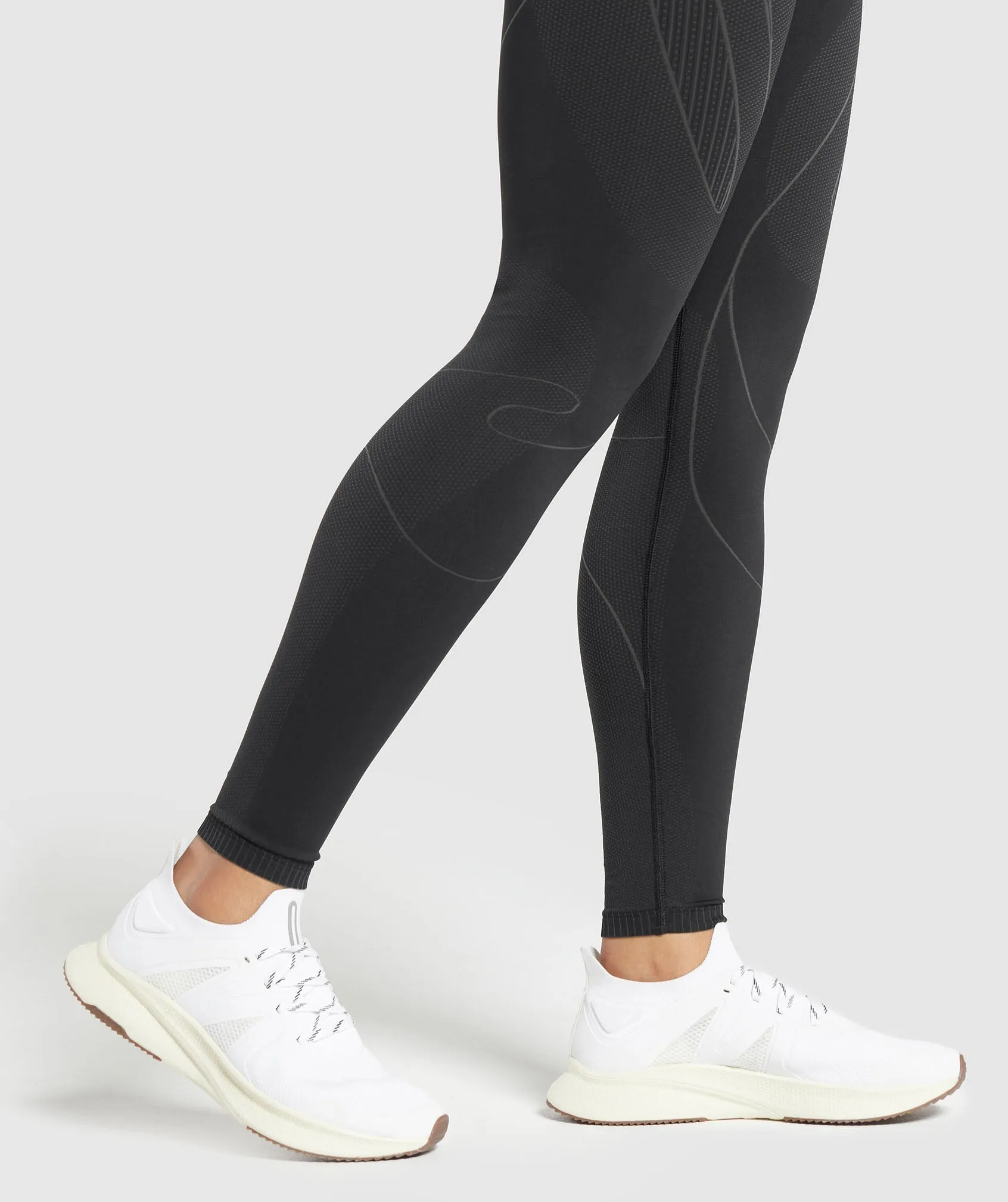 Sculpting Seamless Heart Contour Leggings - Black/Asphalt Grey by Gymshark