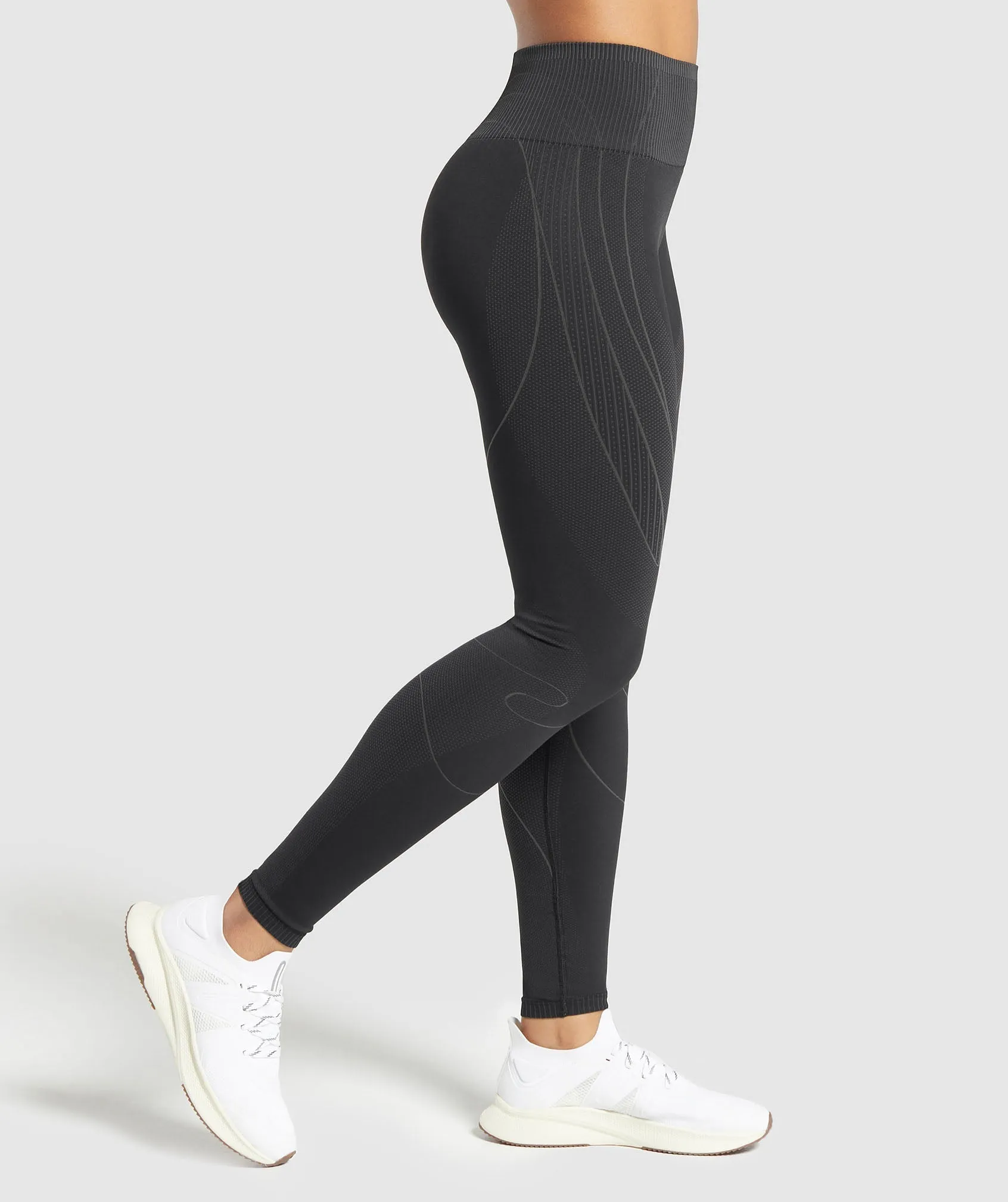 Sculpting Seamless Heart Contour Leggings - Black/Asphalt Grey by Gymshark