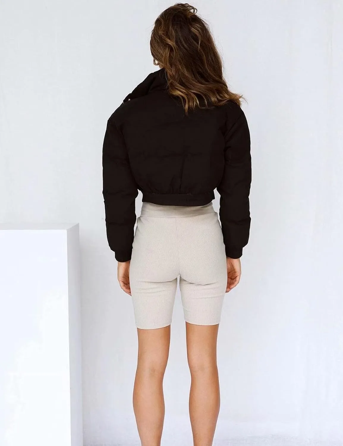 Lianlive Cropped Puffer Jacket Womens Zip Up Black Crop Puffy Winter Coats
