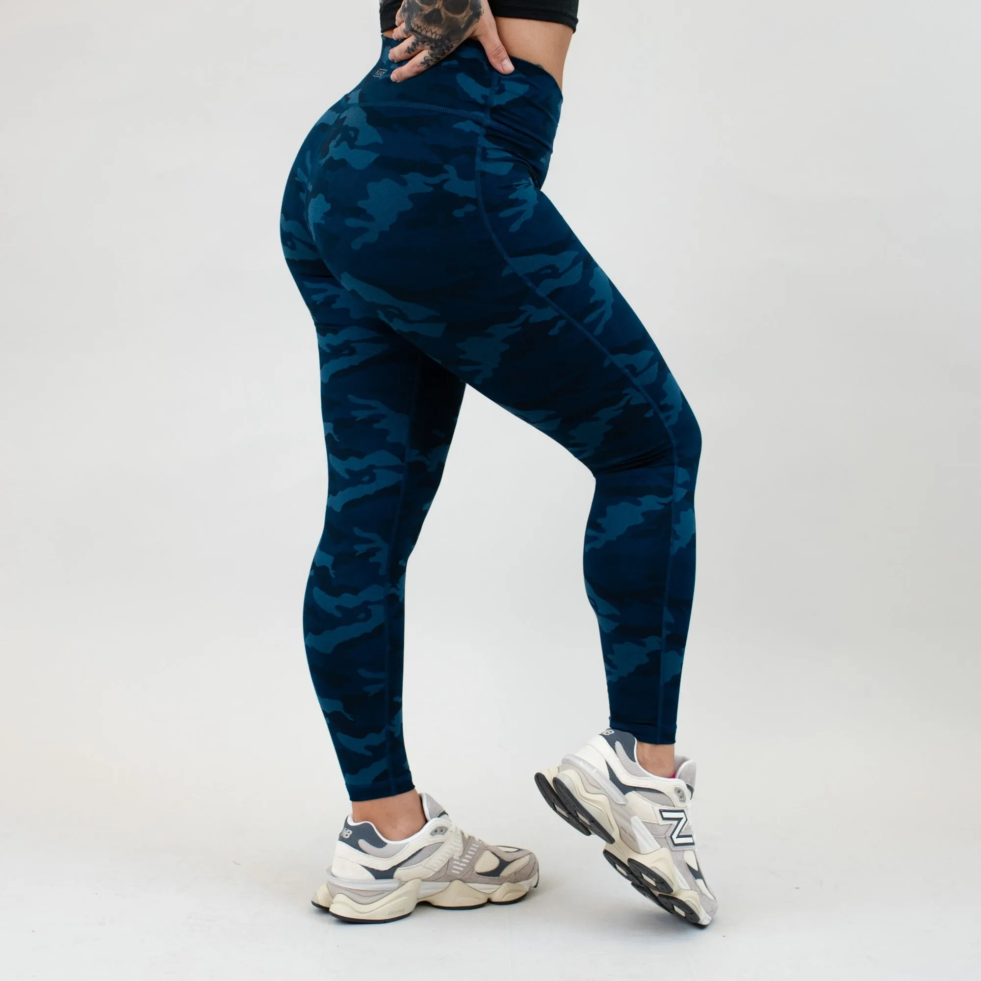 V Waistband Legging 25" - No Front Seam - Mid High Rise